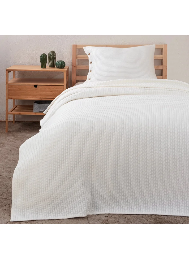 Meyn Collection Young Room Multi-Purpose Single Pique Bedspread and Pillowcase