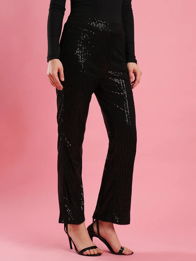 جلو باص بنطلون جلوبس نسائي سهرة بقصة واسعة وخصر متوسط مزين بالترتر