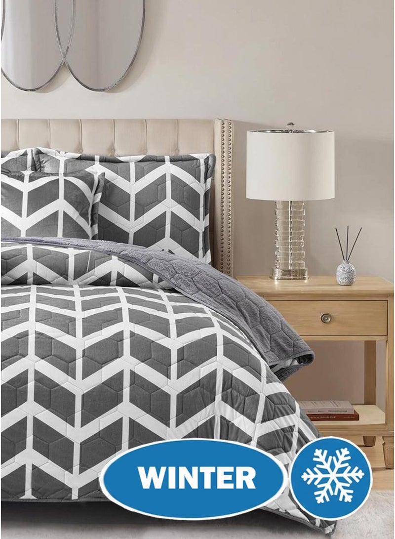 Miral Winter Comforter Set for One and a Half Bed, Compressed | Size 160×210 cm | 4 Pieces | Printed Front and Fur Back with Luxurious Hexagonal Design - Image 3
