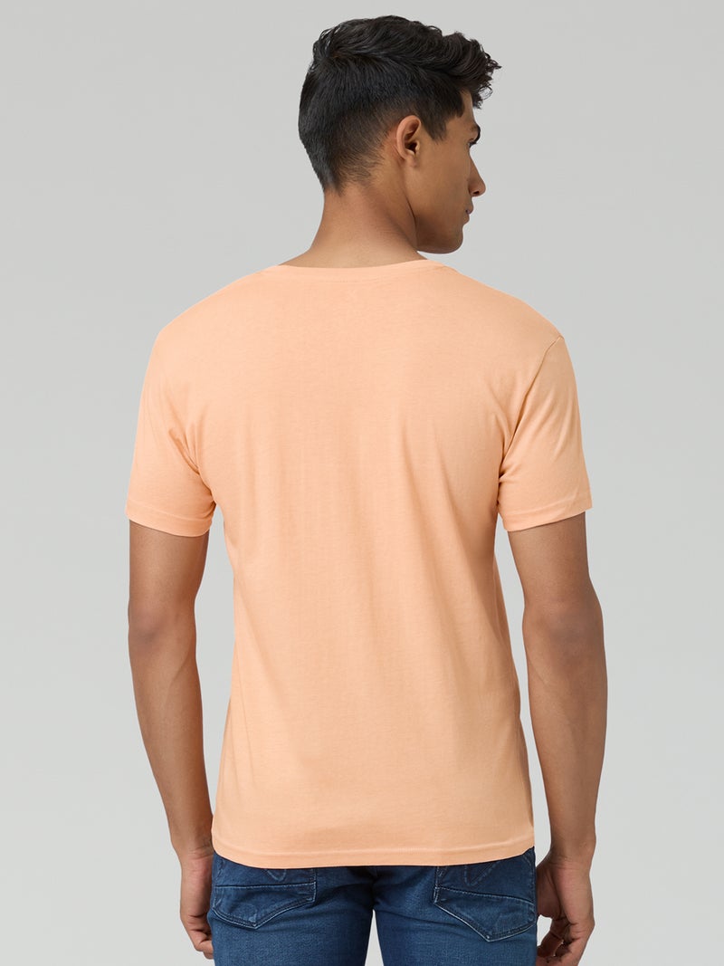 اكس واي اكس اكس تي شيرت رجالي من القطن بقصّة عادية ورقبة دائرية من XYXX - Image 4