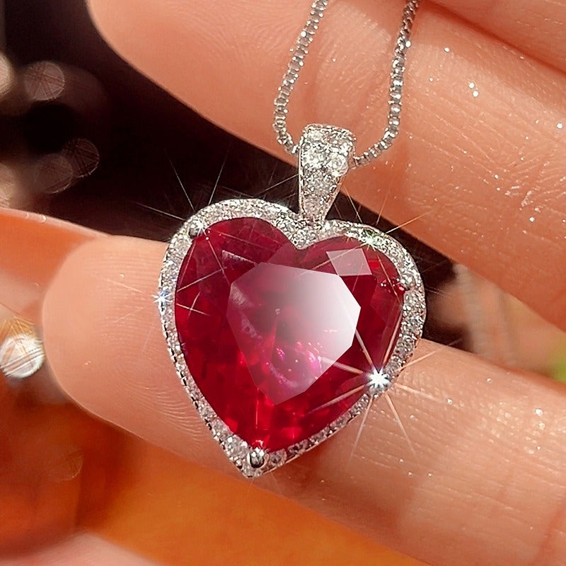 2024 New Zhuang Sheng Sheng Jewelry Gold-Plated Copper Simulated Red Corundum and Blue Spinel Heart Pendant for Women 15x15