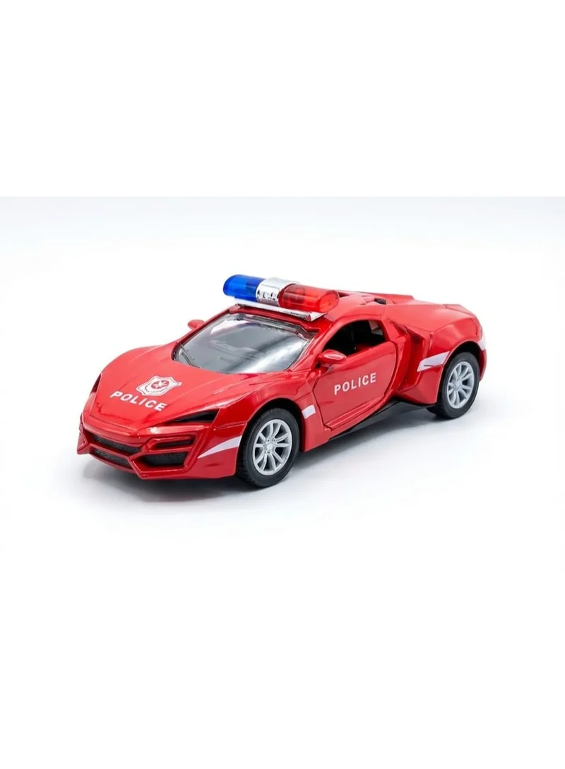 تولي سيارة شرطة معدنية مصبوبة بالقوالب (Die-cast) تعمل بنظام السحب للخلف، مزودة بالموسيقى والأضواء وأبواب يدوية الفتح، باللون الأحمر، بحجم عبوة 15.8 × 6 × 6.8 سم.