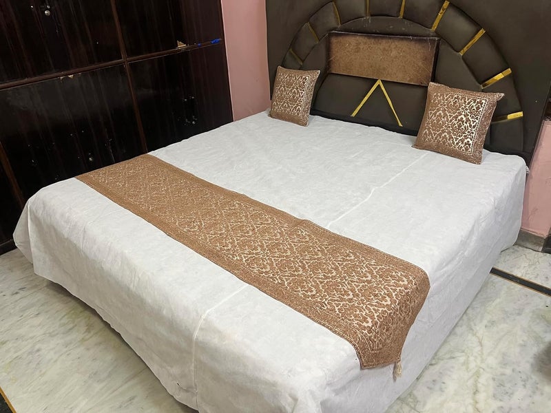 Décor Bed Runner Set with 2 Cushion Covers (16x16) – Hotel-Style, Colorfast & Machine-Washable – Fits Queen/King – Rust Tan (Solid)