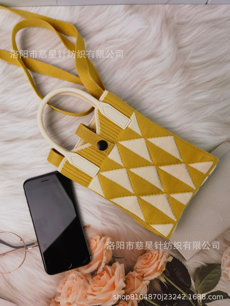 2025 Autumn New Style Girl'S Heart-Shaped Handbag For Carrying Mobile Phones, Knitted Crossbody Bag, Portable Textured Small Handbag - Image 1