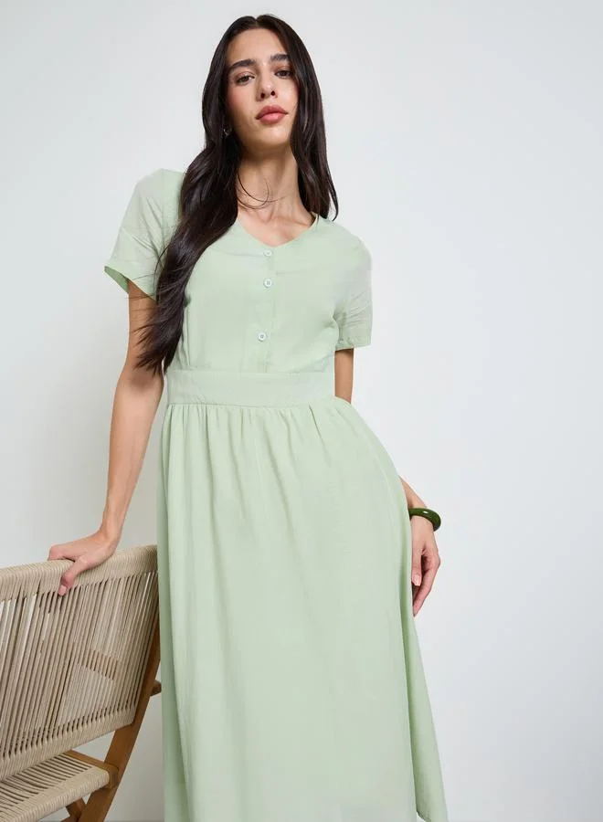 ستايلي Green Solid V Neck A-Line Midi Dress