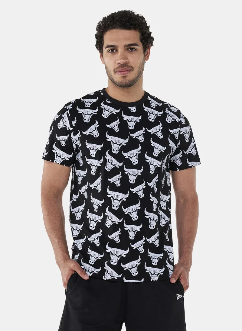 NEW ERA Men's Chicago Bulls All Over Print Distressed T-Shirt