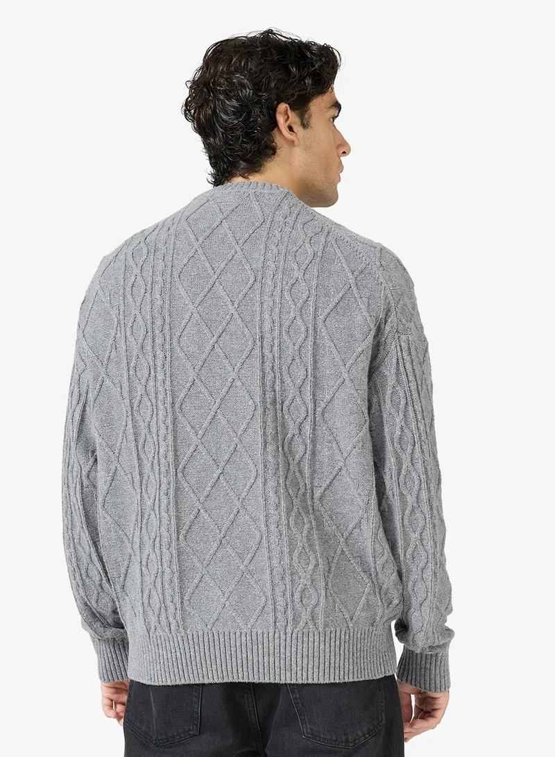 جس كنزة أساسية بياقة دائرية