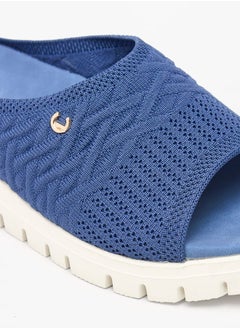 Le Confort Women's Textured Slip-On Sandals with Flatform Heels  - Image 5