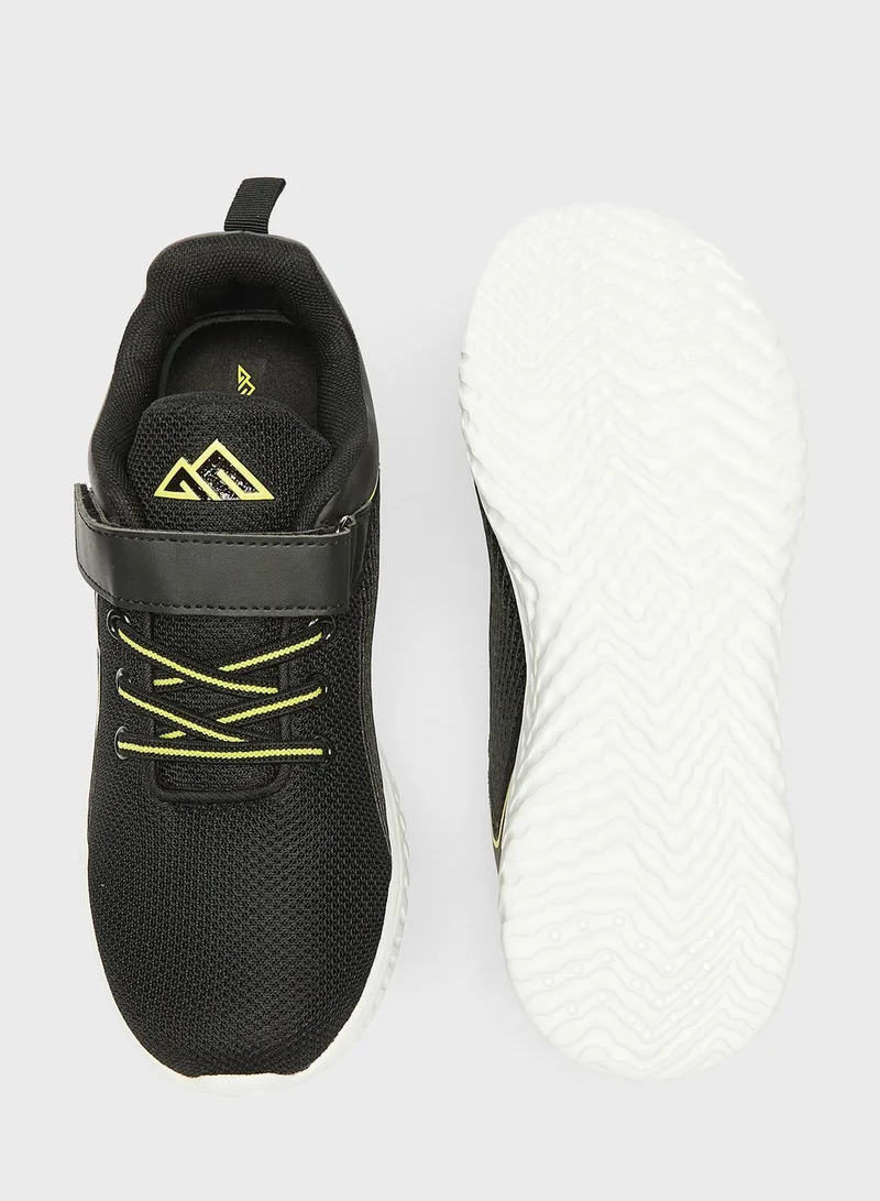shoexpress Youth Low Top Velcro Sneakers