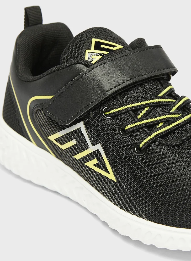 shoexpress Youth Low Top Velcro Sneakers