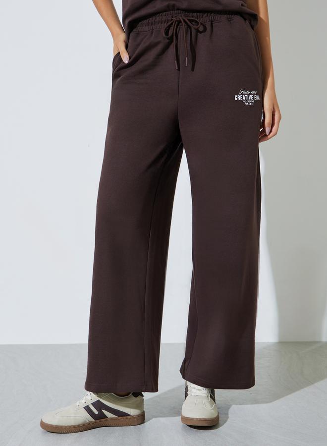 ستايلي طقم تيشرت جرافيك وبنطلون جوغر - Fit Block Top (WTS001-RegSS) Bottom (WTS001-RegSS) - Image 5