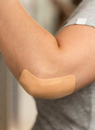 10-Piece Nexcare Active Flexible Foam MAXI Adhesive Bandages