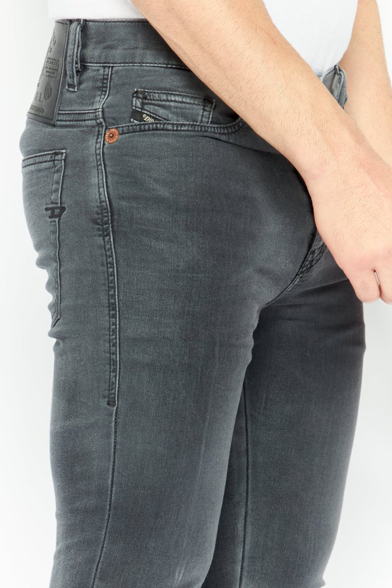 DIESEL جينز رجالي بقصة عادية قابل للتمدد، رمادي - Image 2