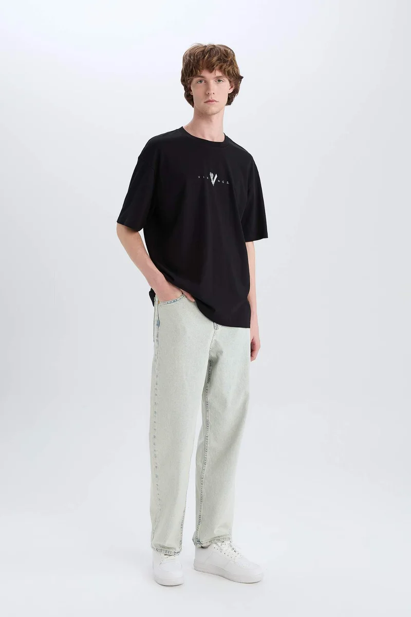 ديفاكتو Vikings Boxy Fit Crew Neck Printed Short Sleeve T-Shirt