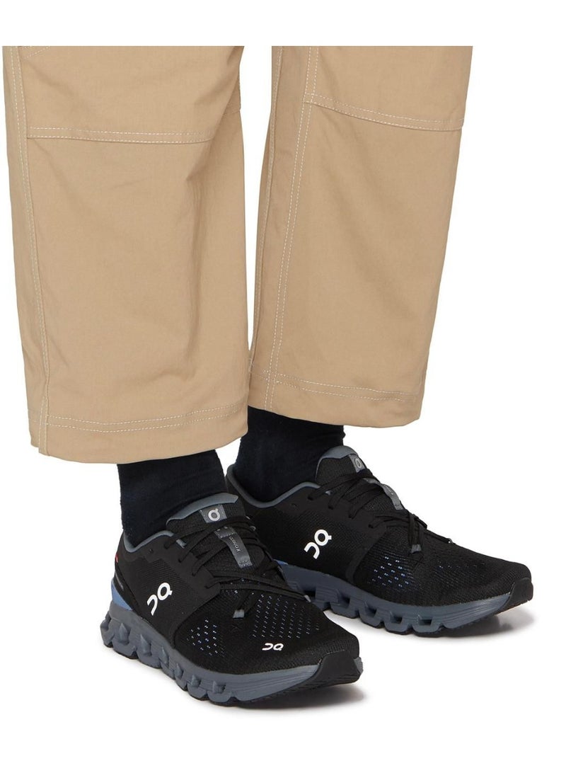 اون راننج حذاء رياضي للجنسين من On Running Cloud، عدد 4، لون أسود شامبراي. - Image 2