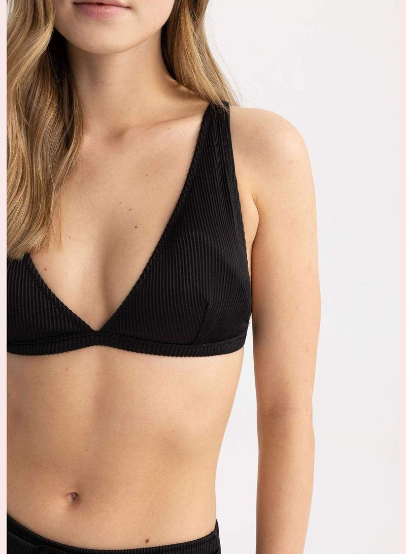 DeFacto Deep V Neck Triangle Bikini Top - Image 4