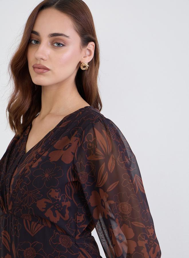 ستايلي فستان طويل مطبع بزهور ومزين بكسرات مطوية - Image 4