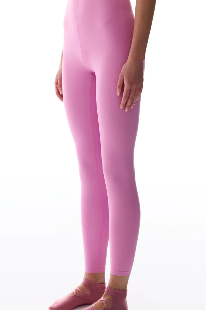 بنتي PENTI Medium Support V-Cut High Waist Leggings