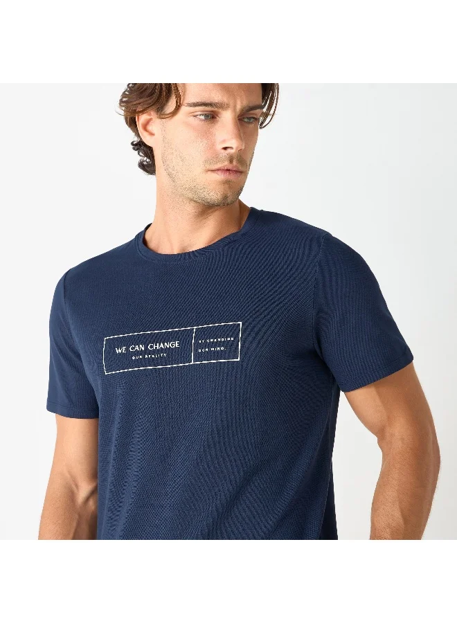 Iconic Iconic Typographic Print Crew Neck T-shirt with Short Sleeves