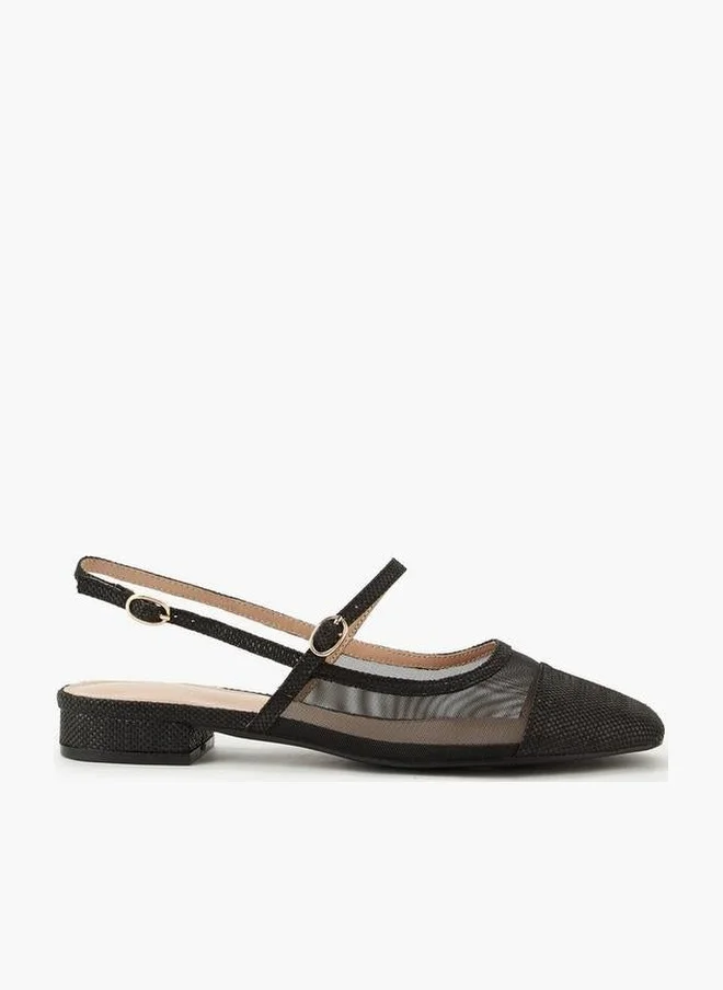 سيليست Women Textured Buckle Closure Sandals