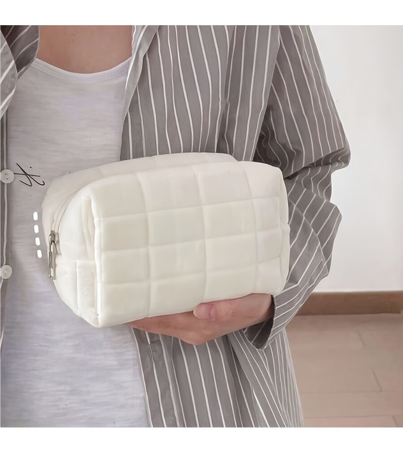 حقيبة مستحضرات تجميل كبيرة بيضاء، حقيبة تخزين مكياج على شكل وسادة، للسفر بالسفر وأحمر الشفاه والفرش - Image 2