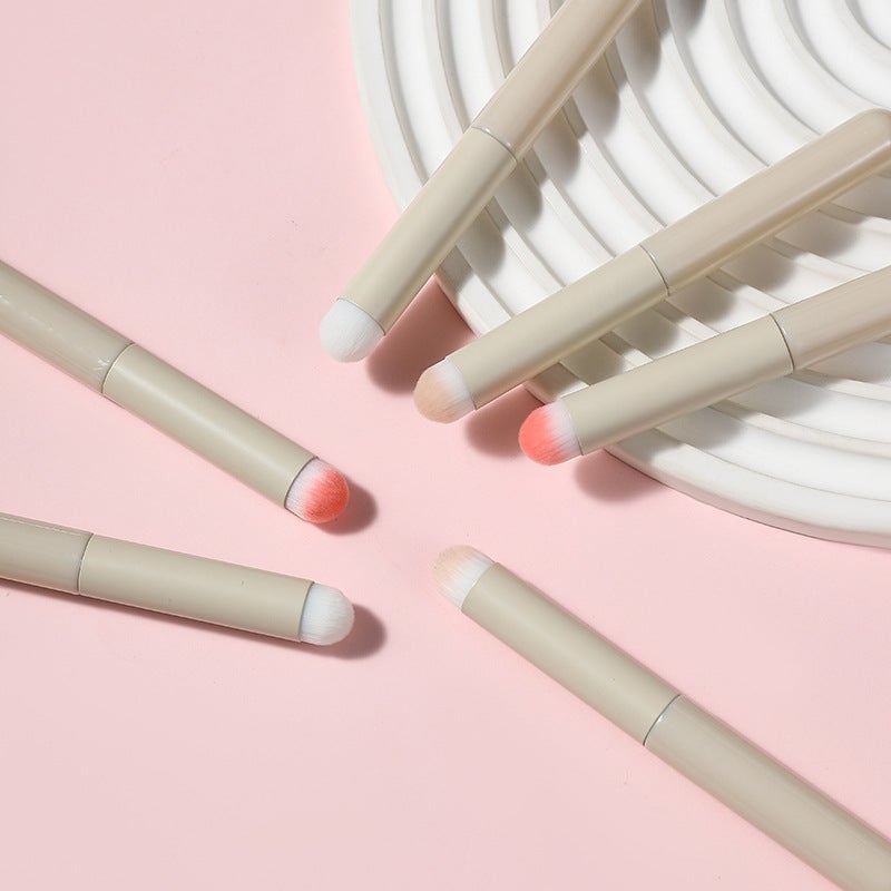 Mini Portable Round Head Lip Brush Lipstick Brush Concealer Brush Girl'S Lip Simmy Makeup Brush Portable Lip Brush Mini - Image 3