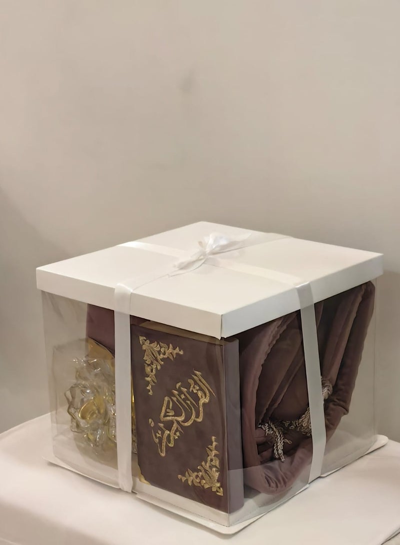 A prayer rug set consisting of 5 pieces, a quilted rug, a prayer sheet, an incense burner, a rosary, and a Qur’an suitable for a gift. - Image 4