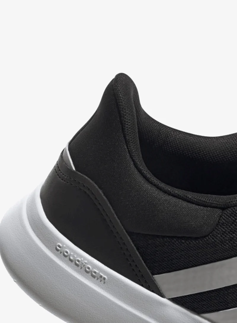 اديداس اوريجينالز كيو تي ريسر ٣.٠