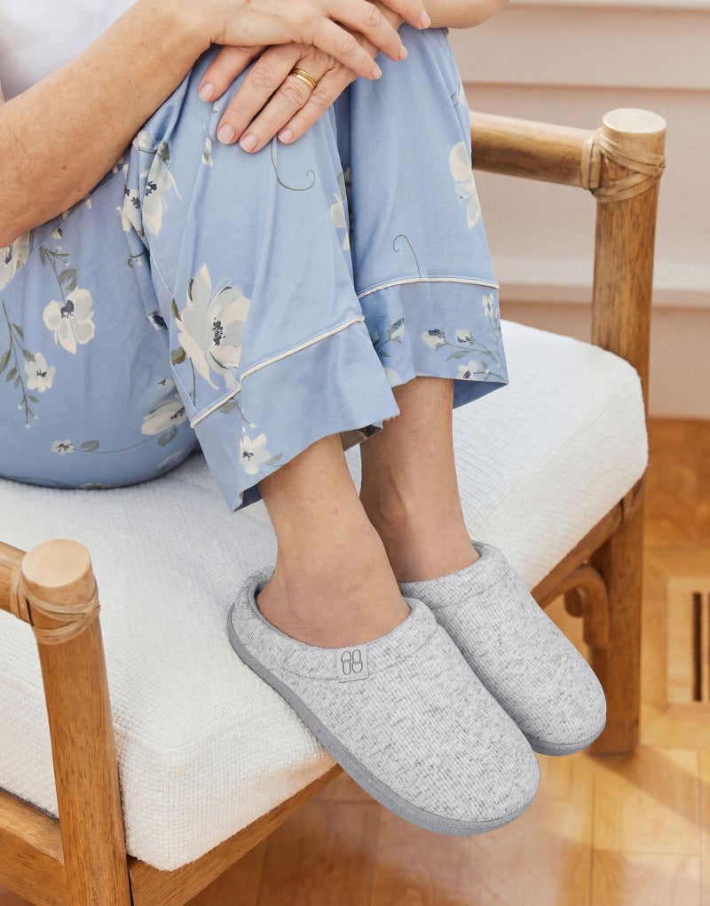 HomeTop Women's Dotted Knit Memory Foam Slippers with Anti-slip Sole Cloud Gray,7-8 US - Image 2