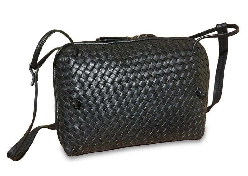 حقيبة كروسبودي أنيقة من الجلد المنسوج - أسود أنيق