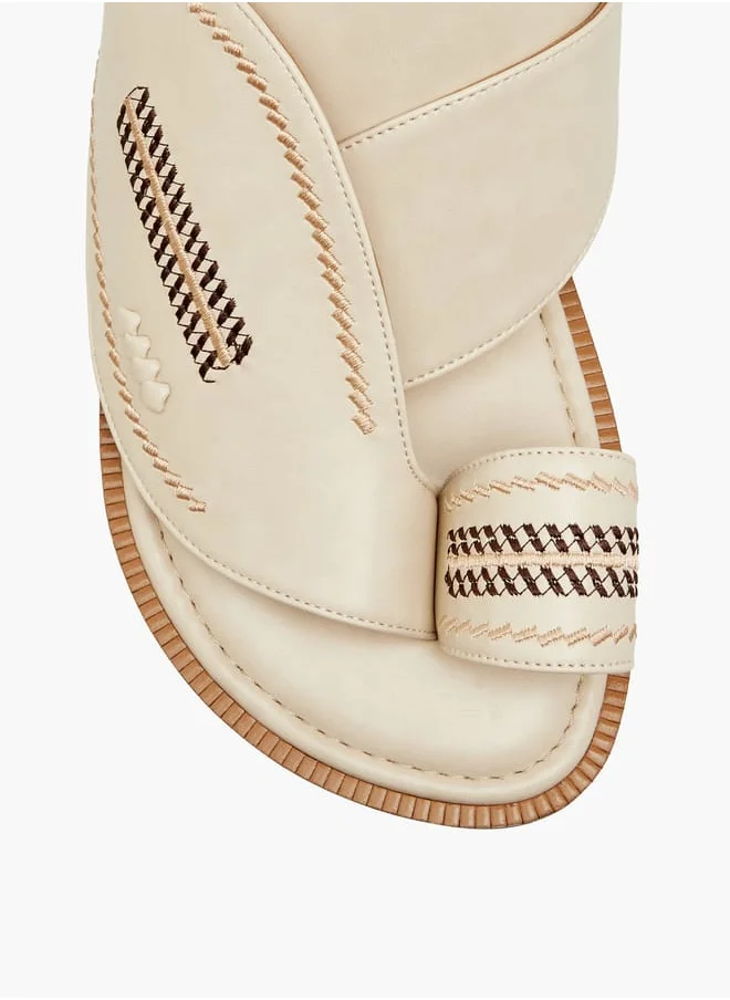 الواحة Men Embroidered Slip-On Arabic Sandals with Toe Loop