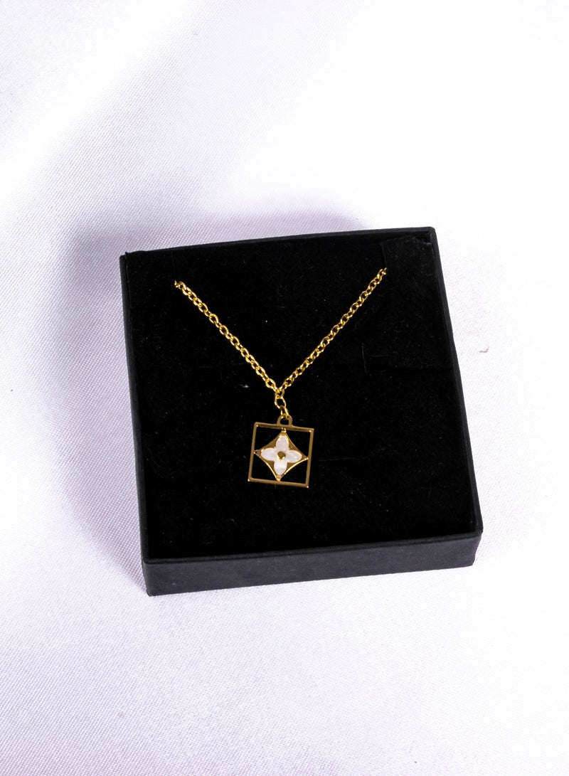 The Black Pearl Accessories Stainless Steel 316 Necklace with a White Clover Leaf Pendant, Premium Quality & Against Color Change - Image 4