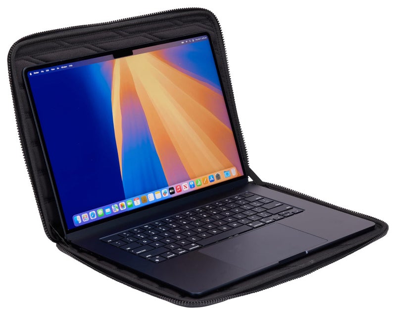 Thule Gauntlet Laptop Sleeve for MacBook Pro 16"/Air 15"| Protective Laptop Sleeve for 16/15-inch MacBook and Compatible Laptops, Rigid Protection, Clamshell Design, Black - Image 4