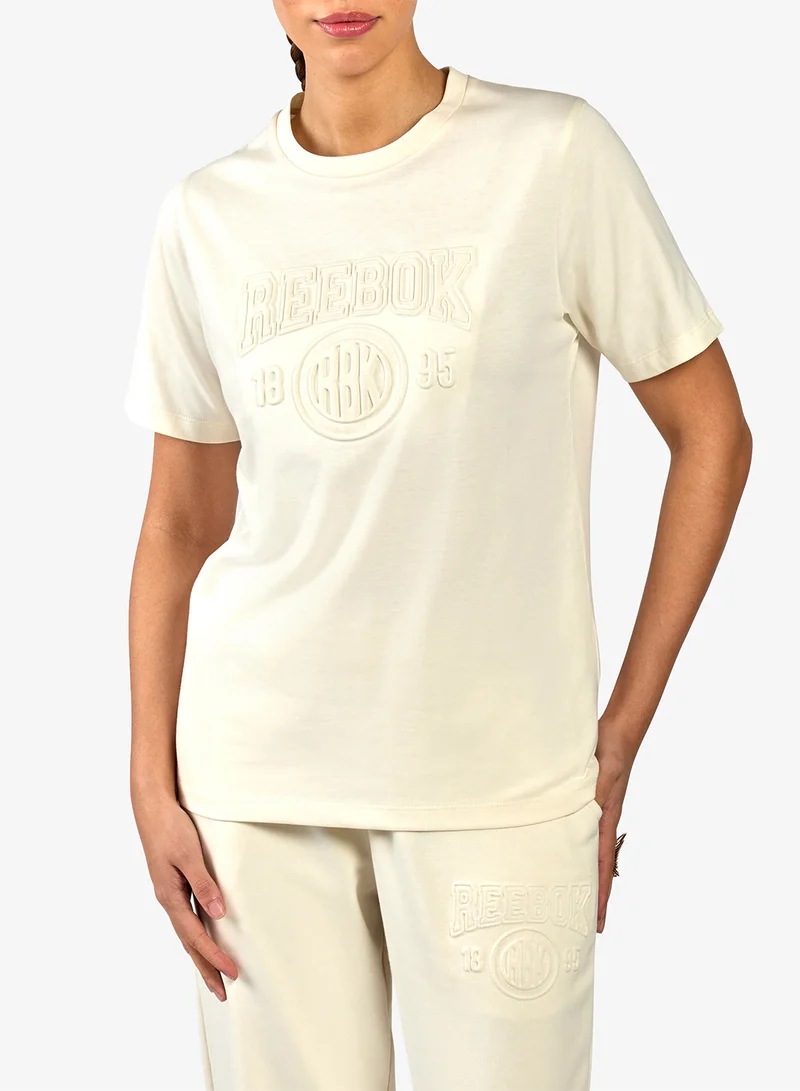 ريبوك تيشيرت بحواف بارزة