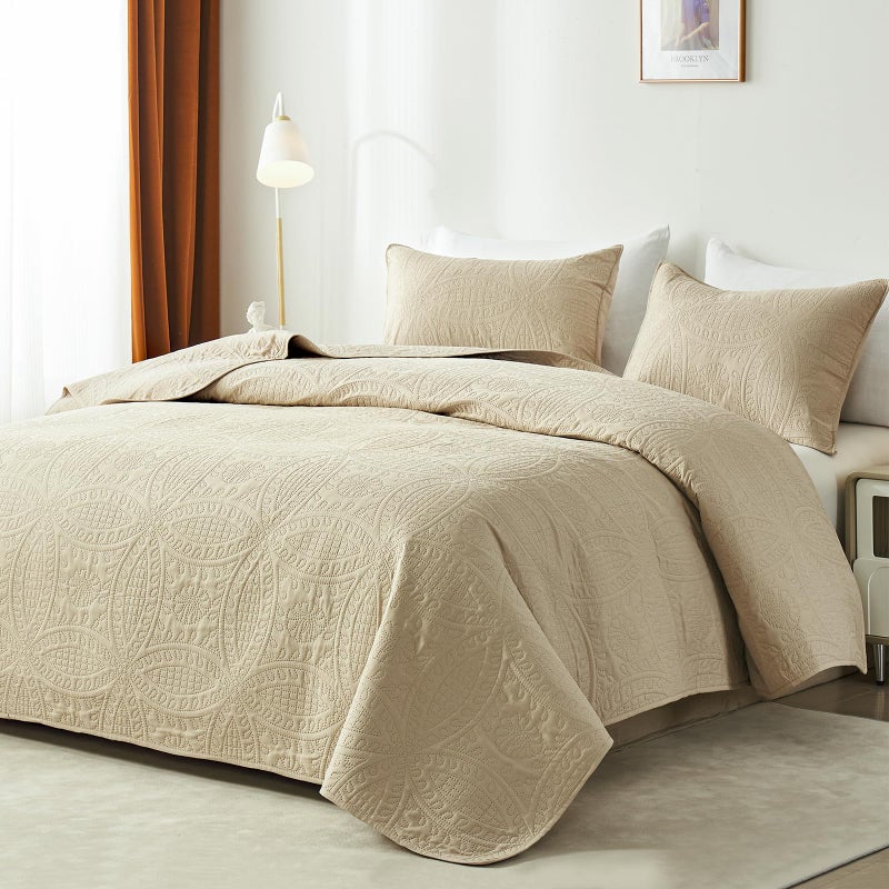 akkialla King Quilt Bedding Set,Beige Ultrasonic King/Cal King Quilt Set,Lightweight Soft Bedspread Coverlet,Modern Style Coin Pattern Bed Cover for All Seasons,3 Piece(1 Quilt,2 Pillow Shams) - Image 2