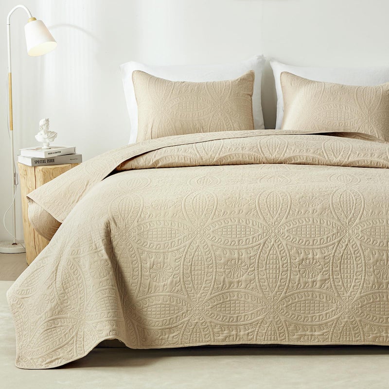 akkialla King Quilt Bedding Set,Beige Ultrasonic King/Cal King Quilt Set,Lightweight Soft Bedspread Coverlet,Modern Style Coin Pattern Bed Cover for All Seasons,3 Piece(1 Quilt,2 Pillow Shams) - Image 1