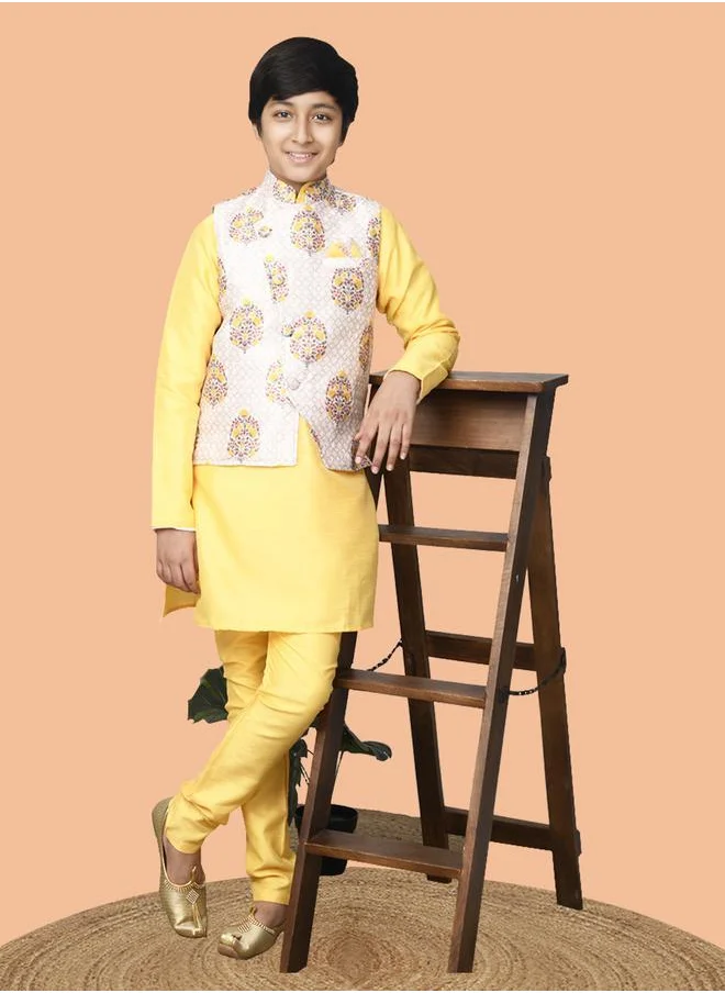 ليلك Kurta Pyjama Set with Printed Nehru Jacket