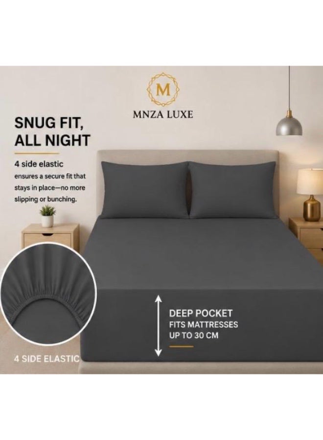 طقم ملاءة سرير مطاطية سادة من الألياف الدقيقة من MNZA LUXE، ملاءة مطاطية واحدة + غطاءا وسادة | ناعم للغاية، قابل للتهوية، مقاوم للتجاعيد | رمادي داكن - Image 1