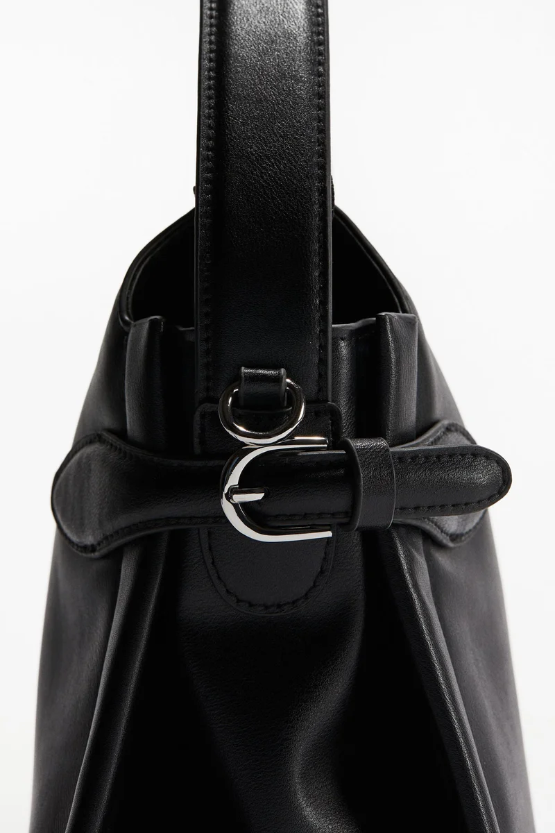 اتش اند ام حقيبة كروس بودي