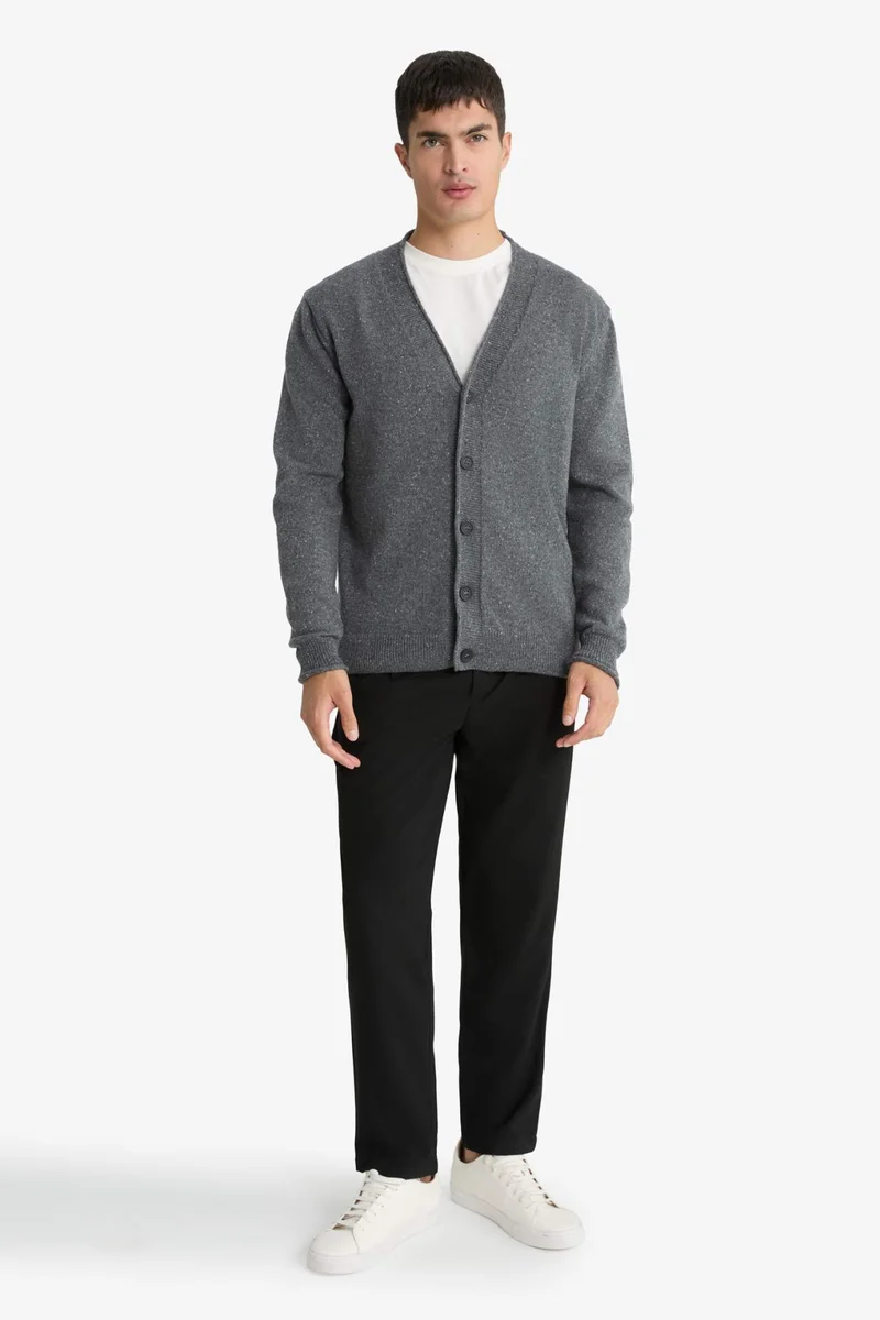 ديفاكتو Relax Fit V-Neck Knitwear Cardigan