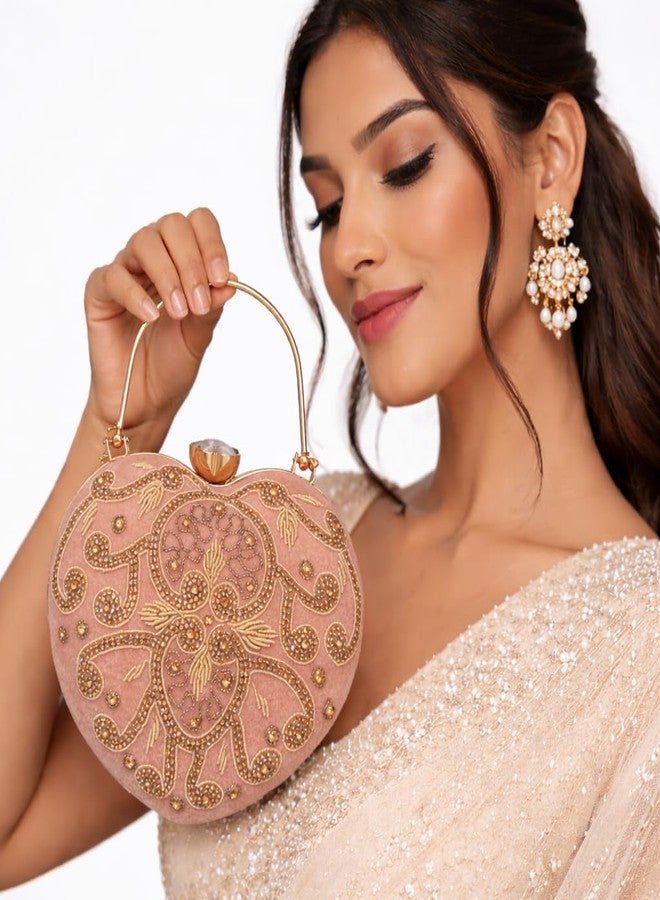 Biipretty حقيبة يد صغيرة من Biipretty على شكل قلب بلون الخوخ، مزينة بتطريز ذهبي وأحجار الراين، ومقبض معدني وحزام سلسلة. - Image 2