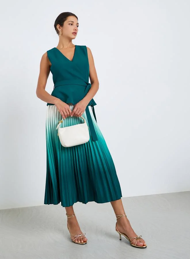 ستايلي فستان ميدي بطيات ومظهر متدرج وحافة واسعة