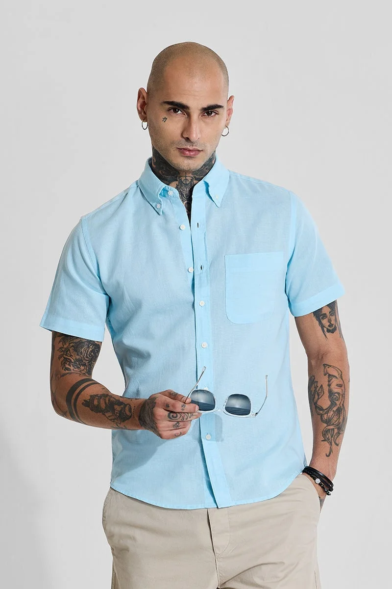 سنيتش قميص أزرق بياقة قميص بقصة ضيقة من مزيج الكتان
