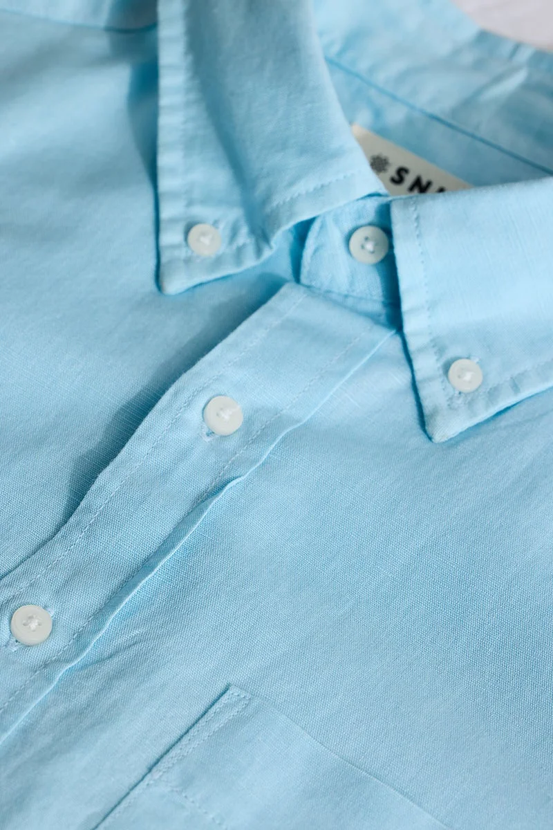 سنيتش قميص أزرق بياقة قميص بقصة ضيقة من مزيج الكتان