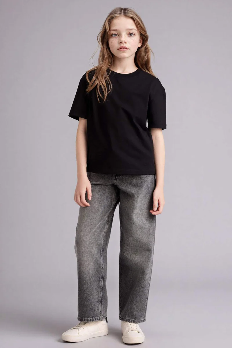ديفاكتو Girl Relax Fit Crew Neck Short Sleeve T-Shirt