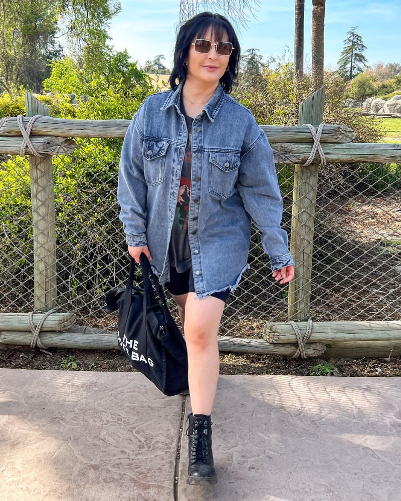 Vetinee Oversized Boyfriend Denim Jean Jacket with Buttons and Raw Hem Pockets - Blue, Size Medium 8-10 - Image 5