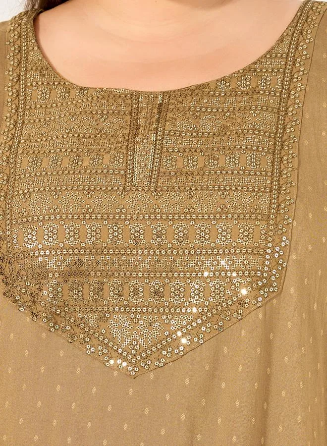 Styli Styli Plus Size Embroidered Round Neck A-Line Jalabyia