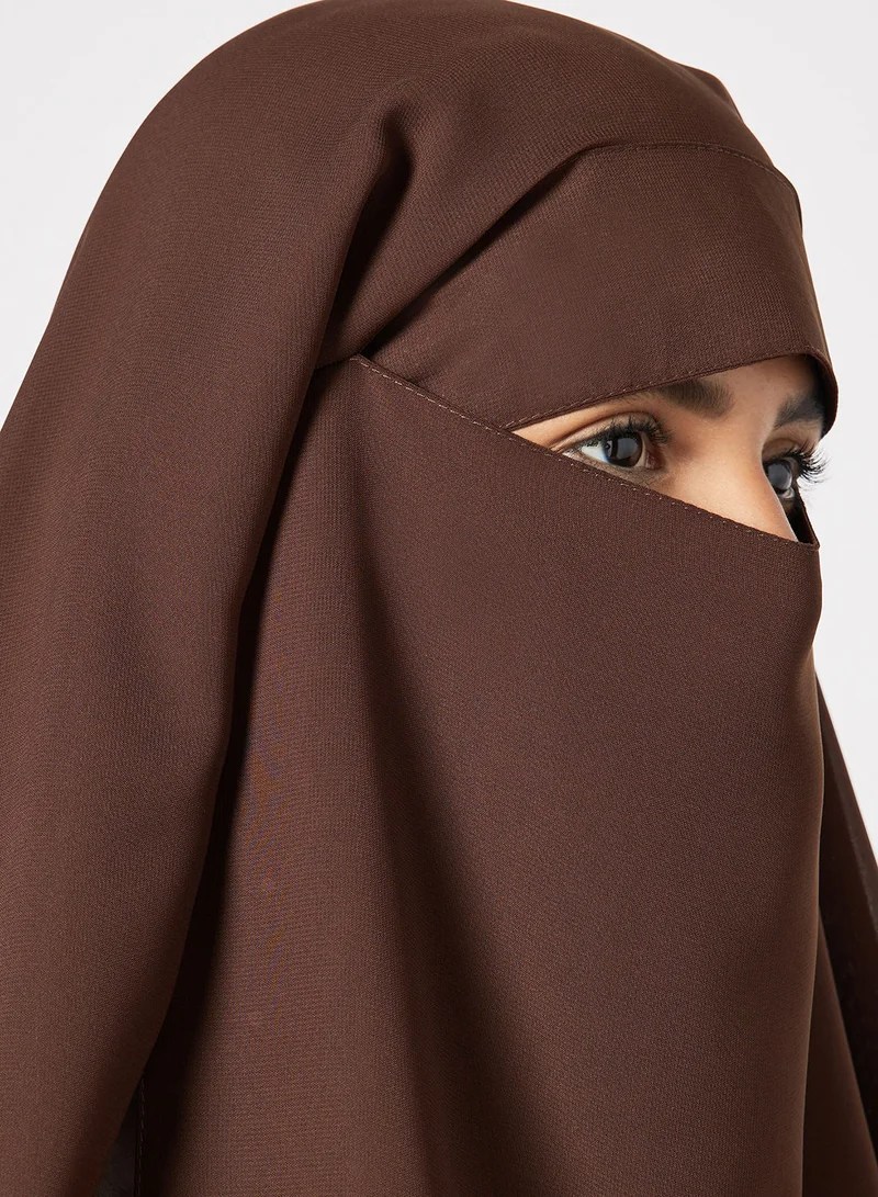 حياة نقاب بثلاث طبقات