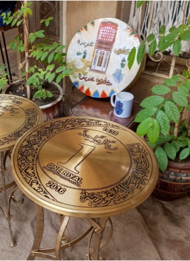 Antique copper table set with a pure copper disc decorated with the Saudi riyal logo, a set of 3 pieces of different sizes