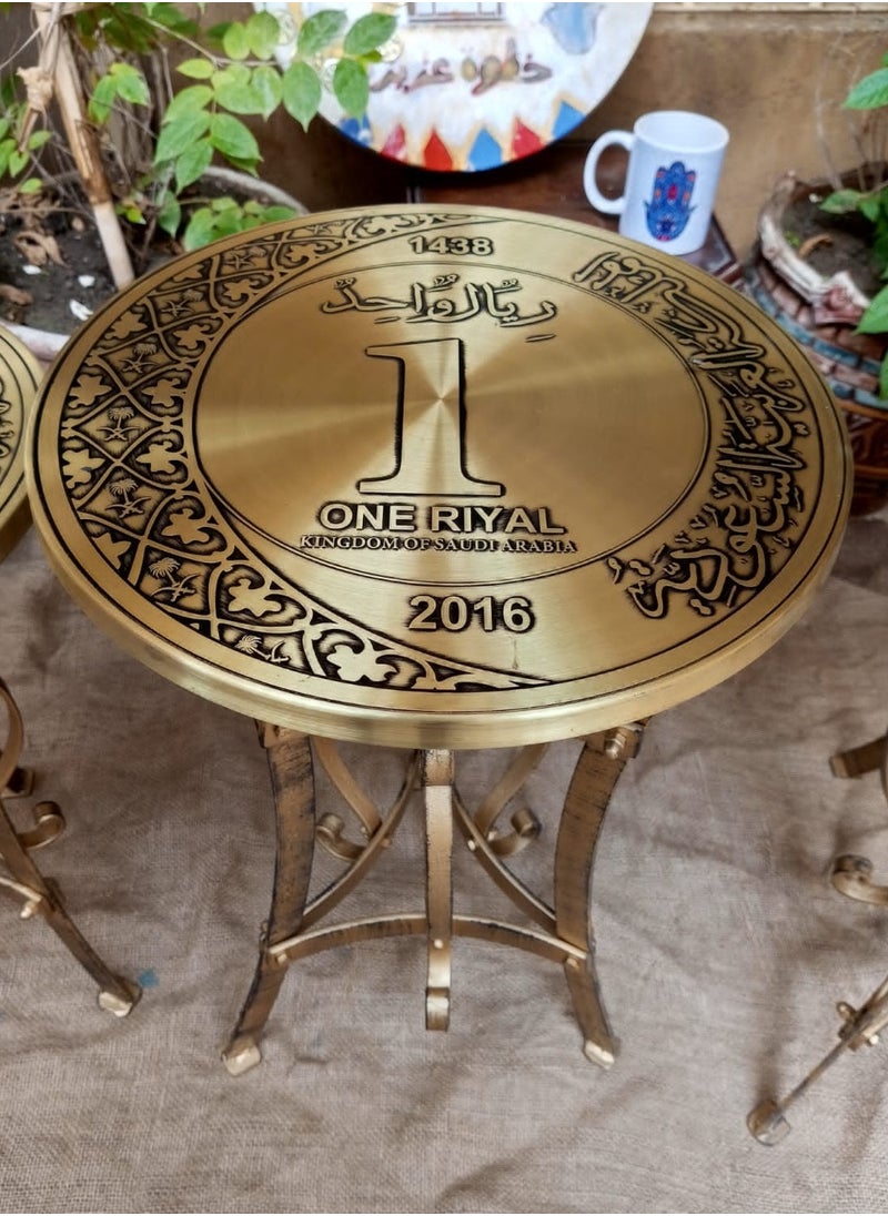 Antique copper table set with a pure copper disc decorated with the Saudi riyal logo, a set of 3 pieces of different sizes